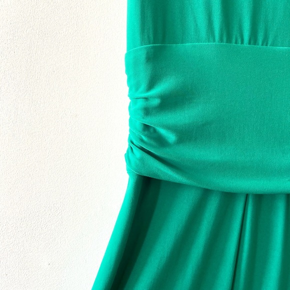 Sleeveless faux wrap dress - Picture 7 of 7